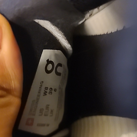 On Running CLOUDFLOW sneakers size 8 - Picture 4 of 4